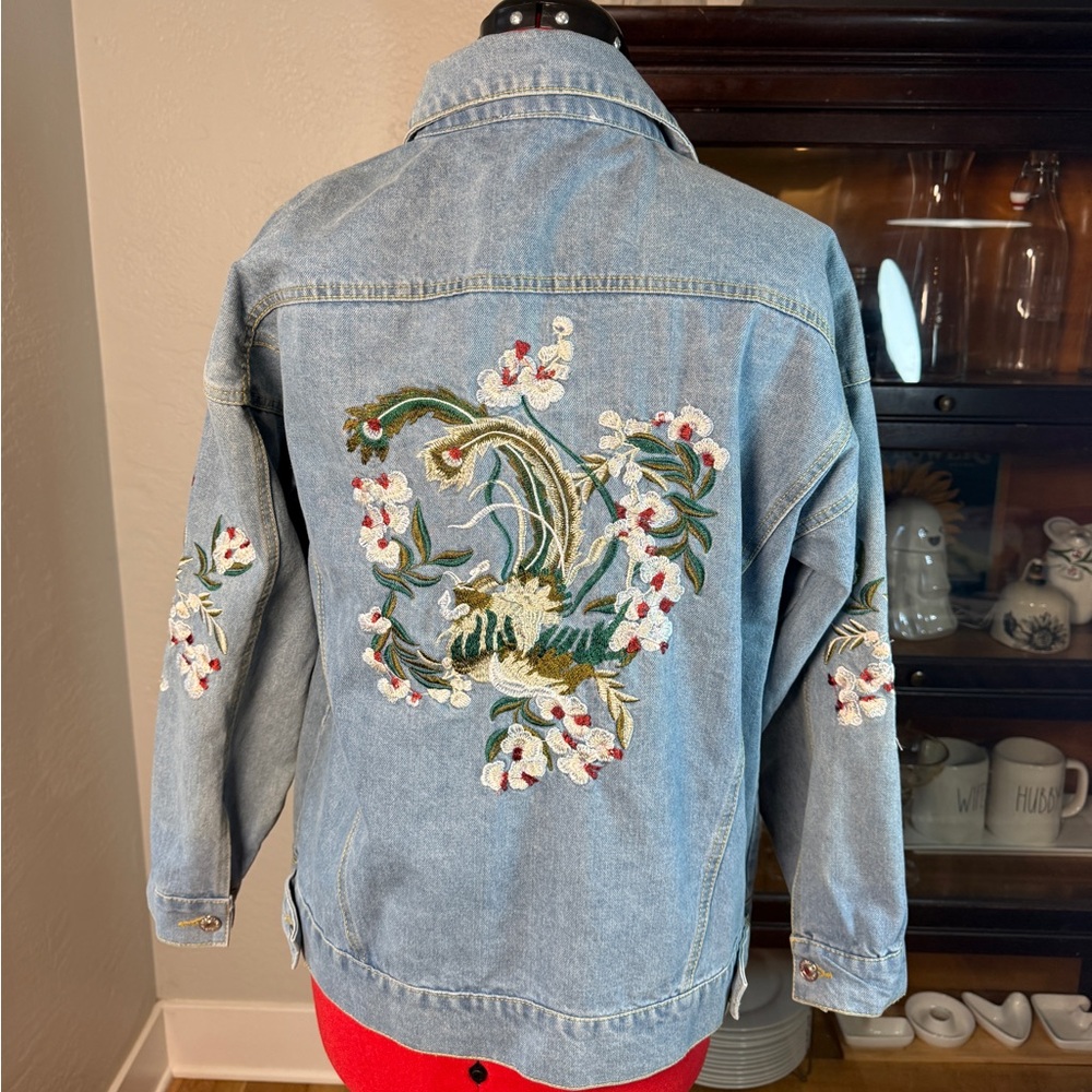 Sadie & Love Oversized Boho Floral Back Embroidery Denim Jean Jacket Size S
